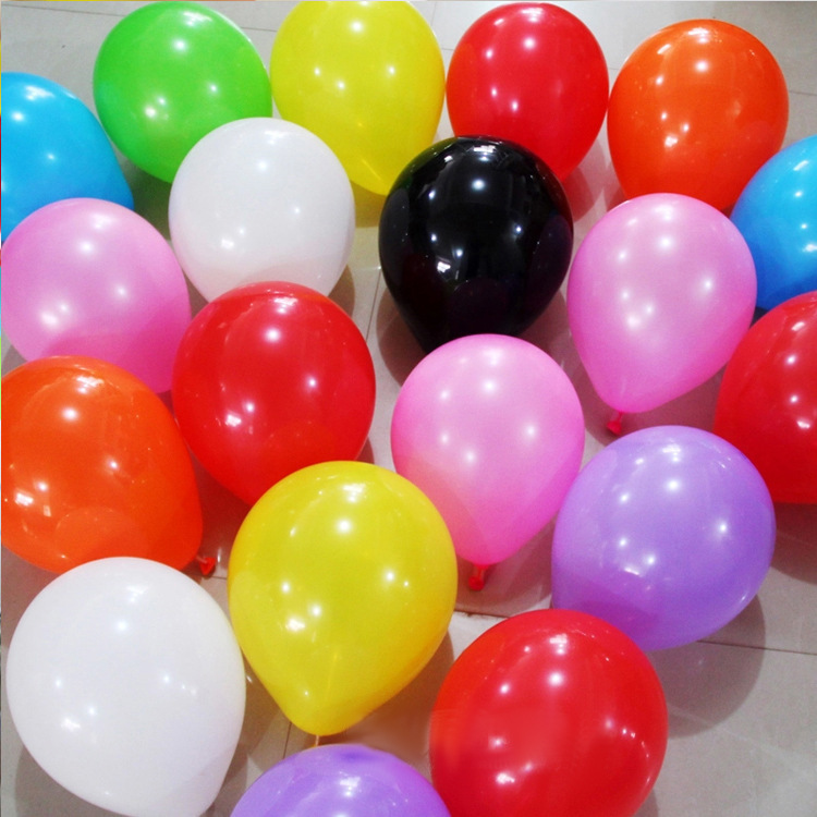 ¿Por qué los globos de látex pierden color y cómo se puede prevenir?