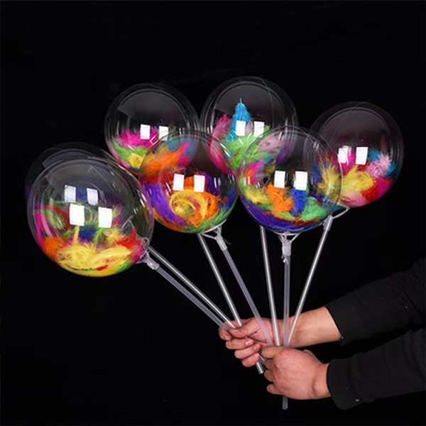 Bobo globo con relleno de plumas