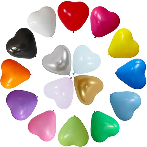 Globos de látex en forma de corazón.