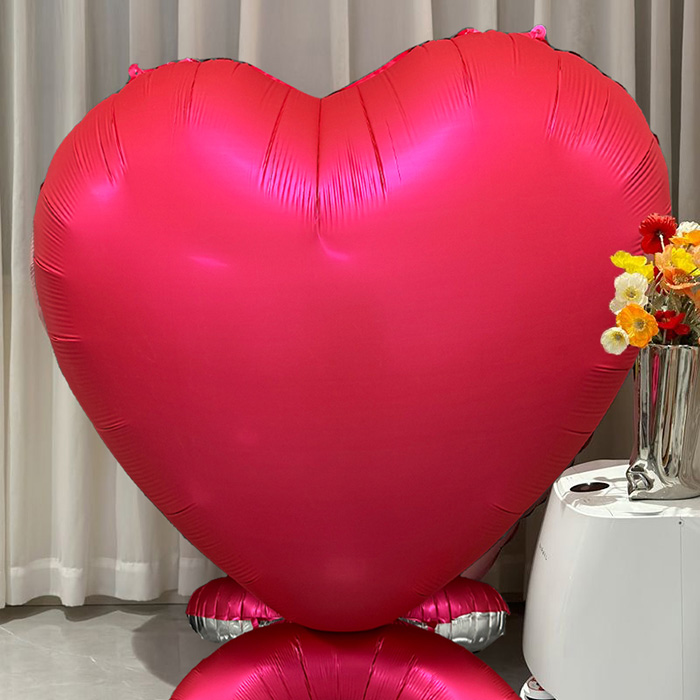 Gran globo de corazón rojo